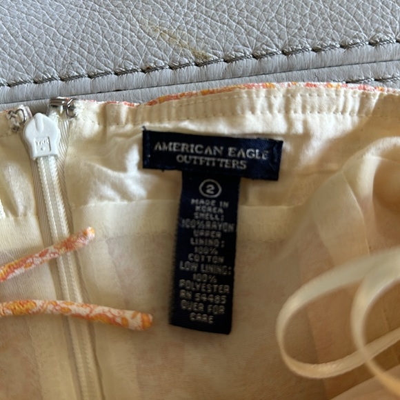 Beautiful American Eagle paisley print halter dress size 2 excellent condition - Picture 2 of 3